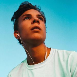 Meet your Posher, Caide